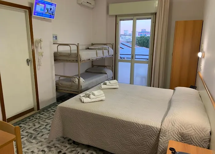 Hotell Hotel Levante Convenzionato Con Oltremare 2*