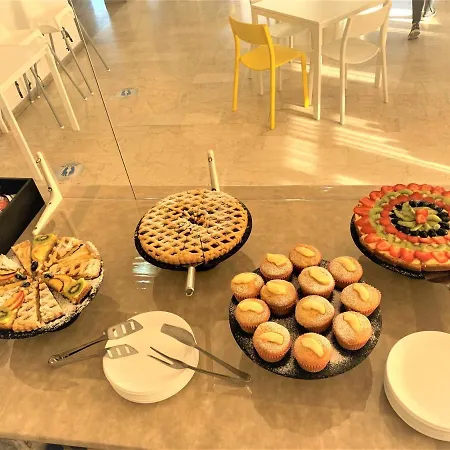 Hotel Levante Convenzionato con ACQUARIO DI CATTOLICA 2*