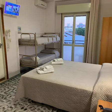 Hotel Levante Convenzionato Aquafan E Oltremare 2*