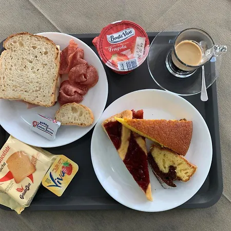 Levante A Pochi Passi Dal Mare ホテル リッチョーネ