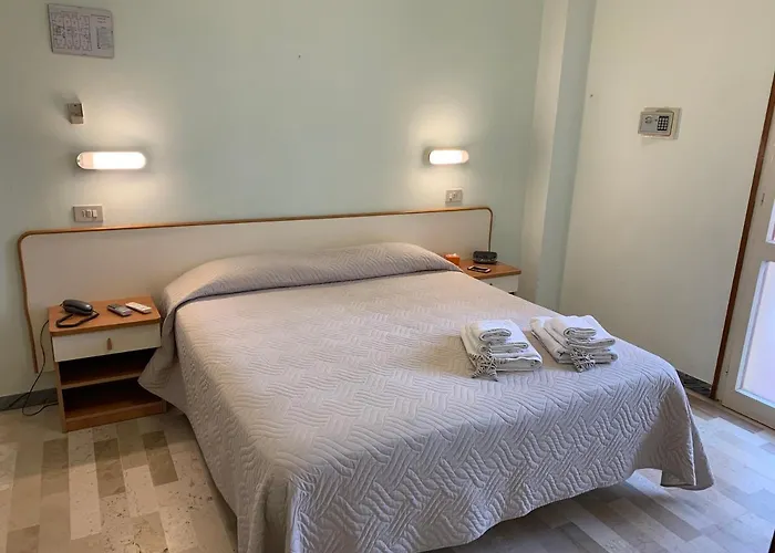 Отель Levante A Pochi Passi Dal Mare Риччоне